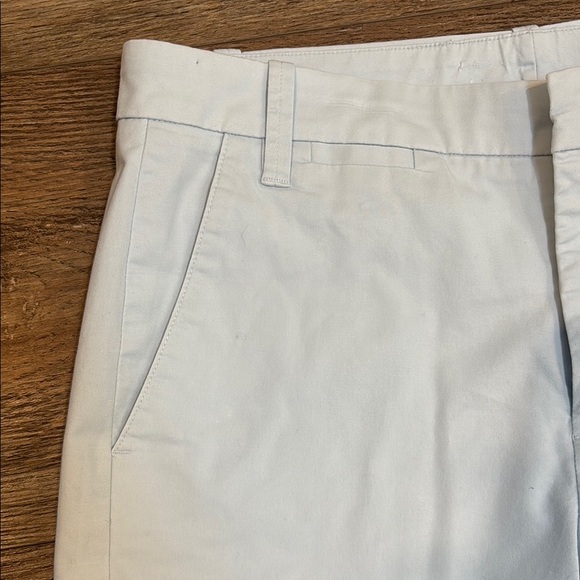 Vince Women's Size 8 Light Blue Cotton Bermuda Shorts 7" inseam / 10" rise EUC - Picture 4 of 9